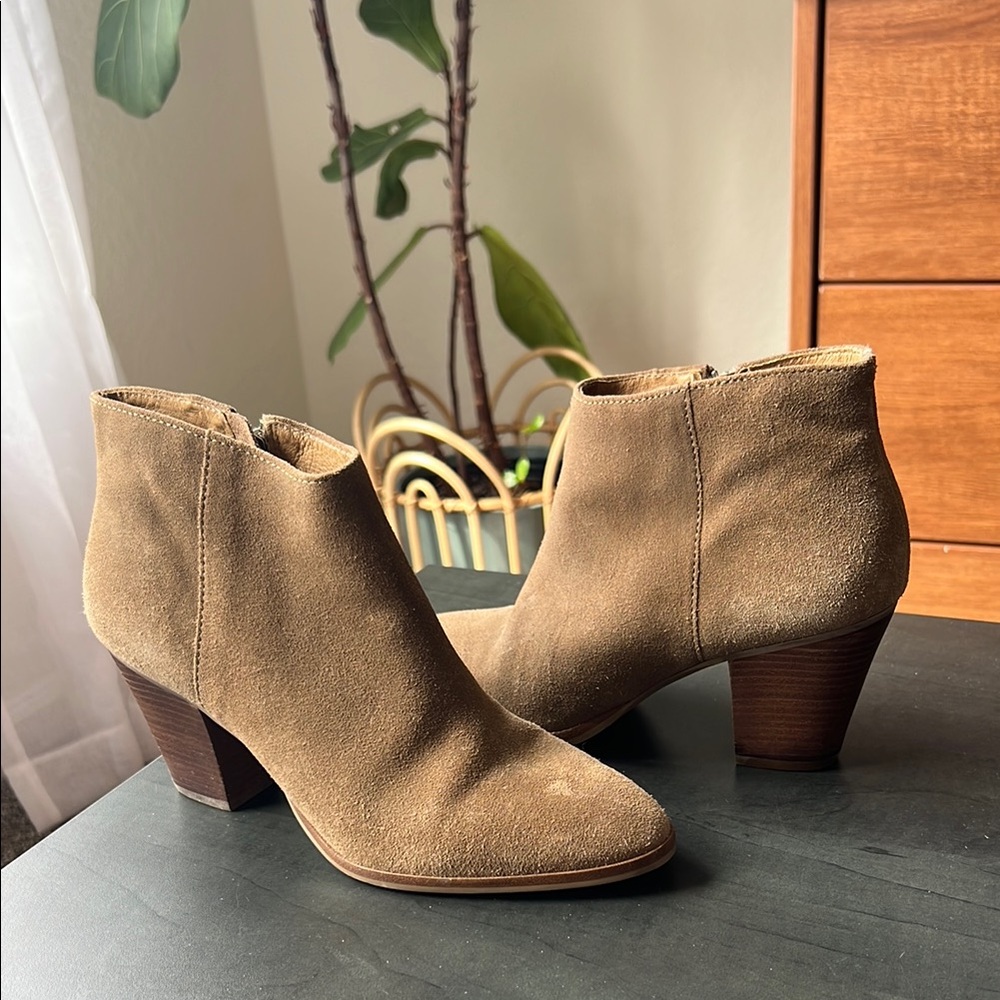 Women's J Crew Tan Suede Ankle Boots